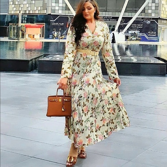 Zara Dresses & Skirts - Zara Cream Floral Print Dress XS And M